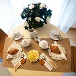 Lacroma Aparthotel