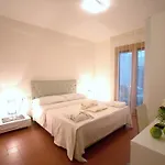 Lacroma 4* Grado