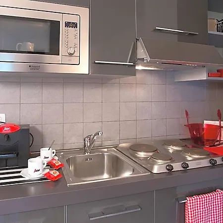 Lacroma شقة فندقية 4*