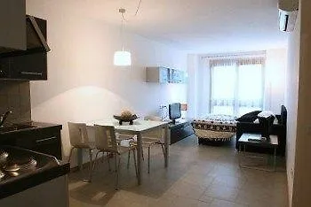 Apartmanhotel Lacroma Grado